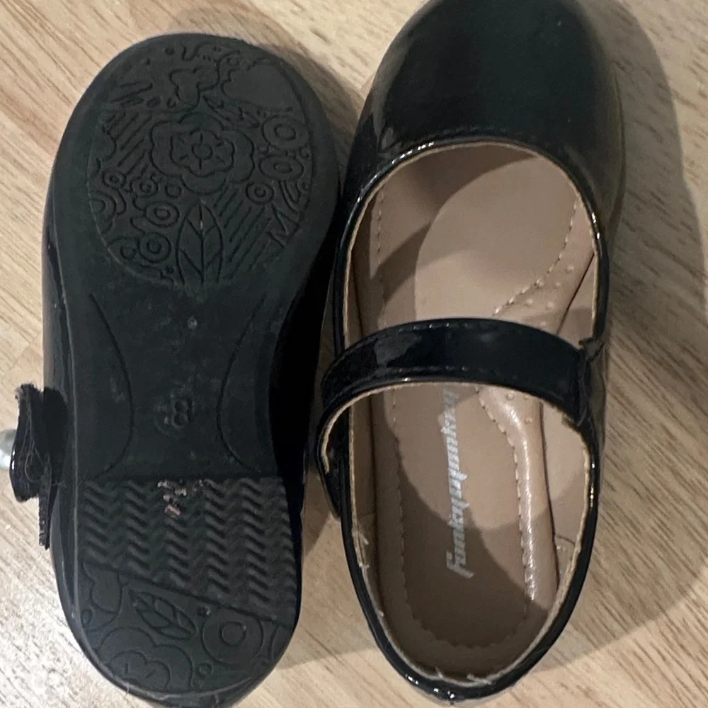 Classic Black Patent Mary Jane Kids Shoes